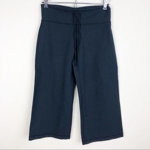 Lululemon relaxed fit Wide Crop Pants SZ 4 Black
